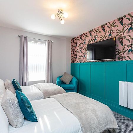 Beachfront Apartment 3 Bedrooms Sleeps 7 - Gateway To The Lake District - Newly Refurbished Morecambe Zewnętrze zdjęcie