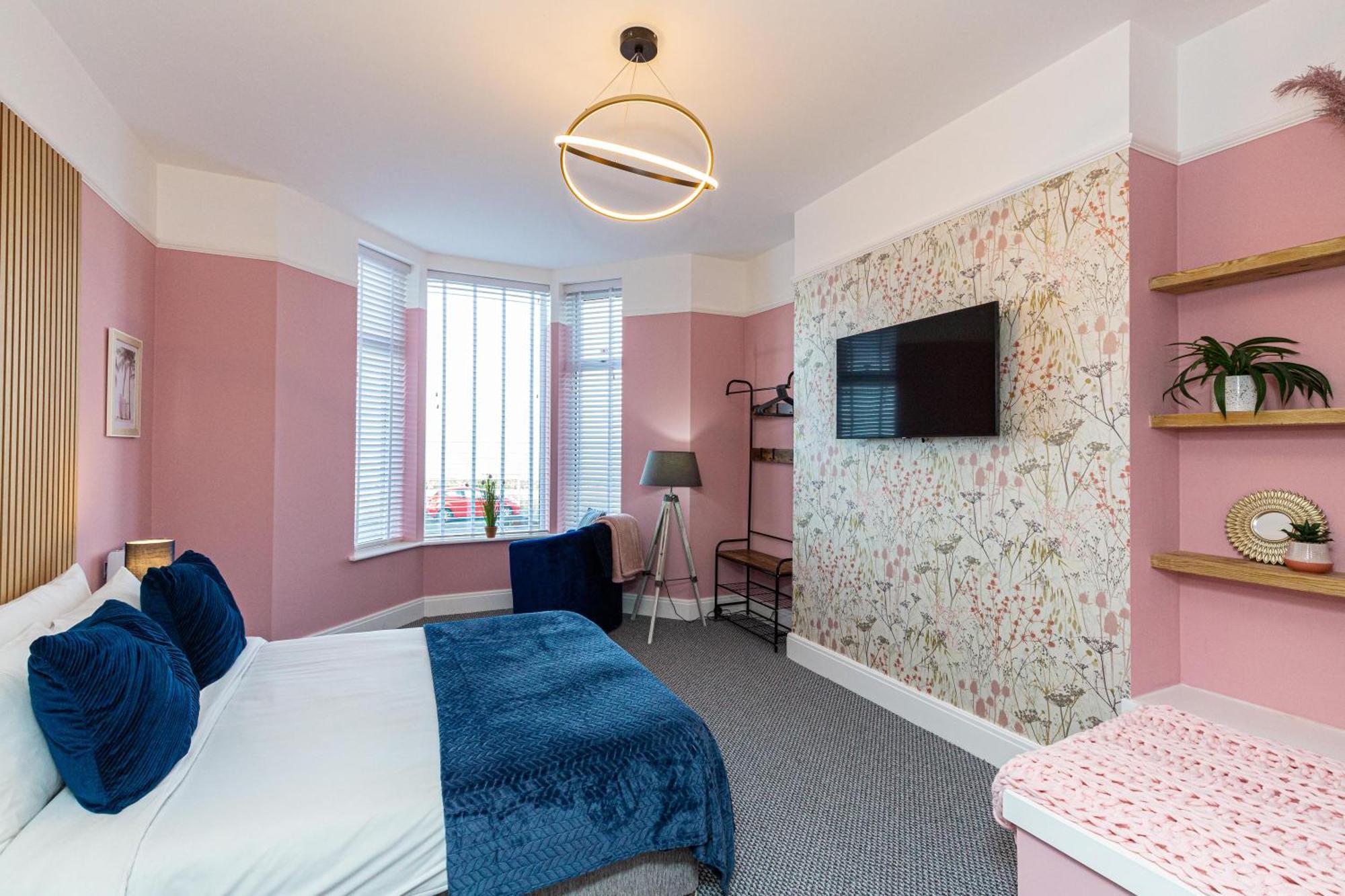 Beachfront Apartment 3 Bedrooms Sleeps 7 - Gateway To The Lake District - Newly Refurbished Morecambe Zewnętrze zdjęcie