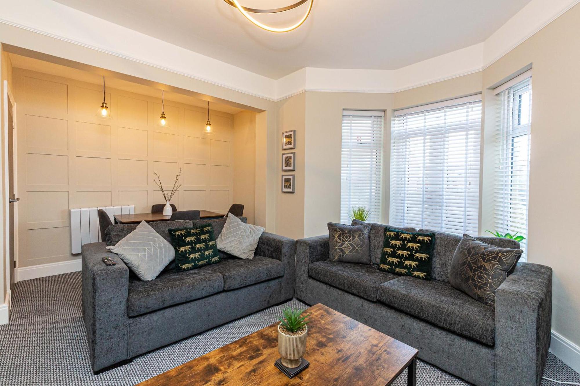Beachfront Apartment 3 Bedrooms Sleeps 7 - Gateway To The Lake District - Newly Refurbished Morecambe Zewnętrze zdjęcie