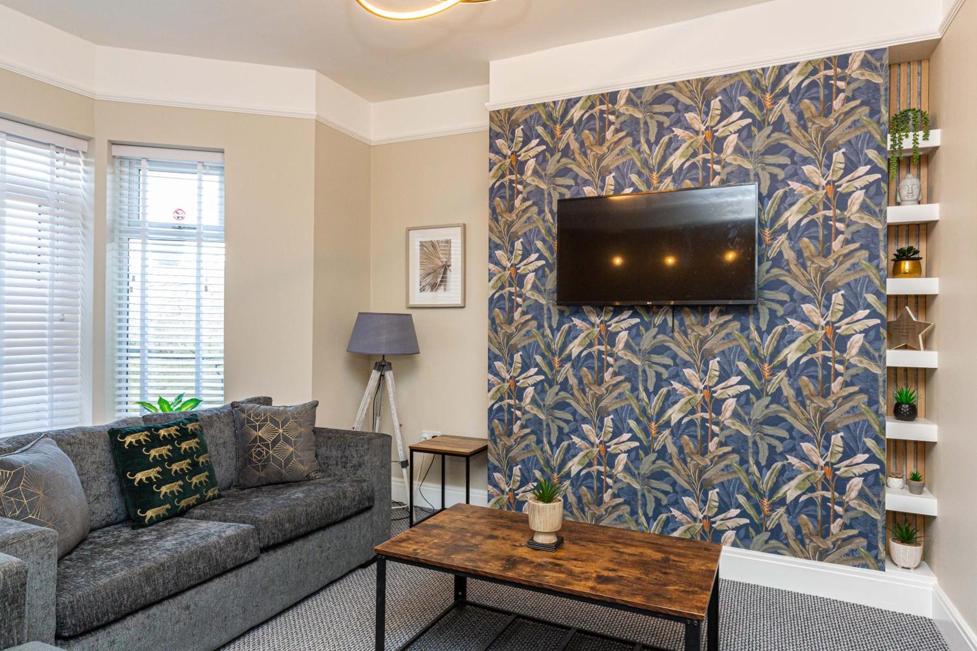 Beachfront Apartment 3 Bedrooms Sleeps 7 - Gateway To The Lake District - Newly Refurbished Morecambe Zewnętrze zdjęcie