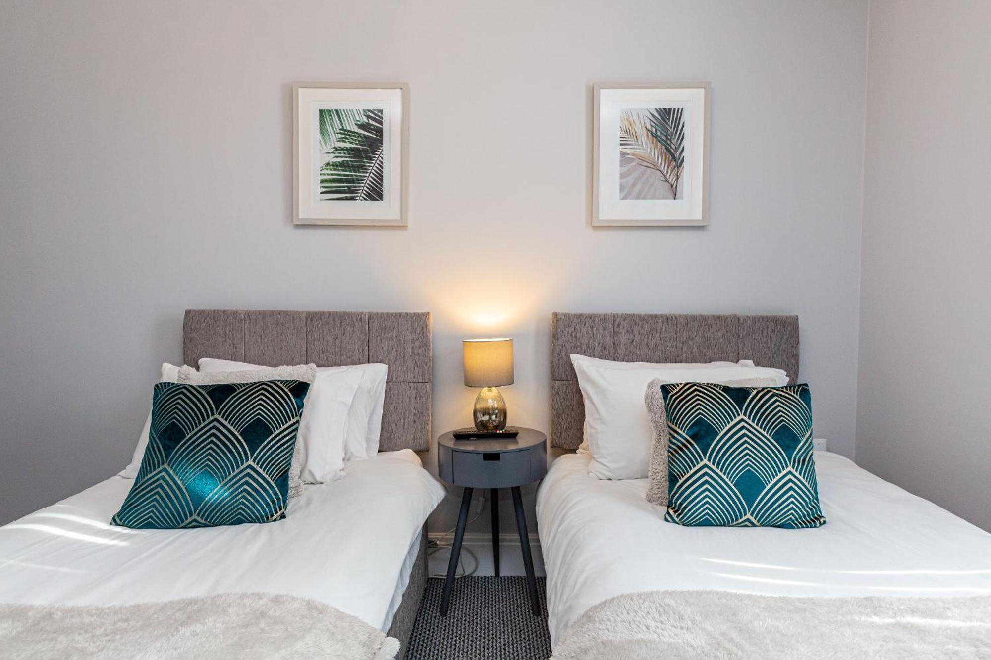 Beachfront Apartment 3 Bedrooms Sleeps 7 - Gateway To The Lake District - Newly Refurbished Morecambe Zewnętrze zdjęcie