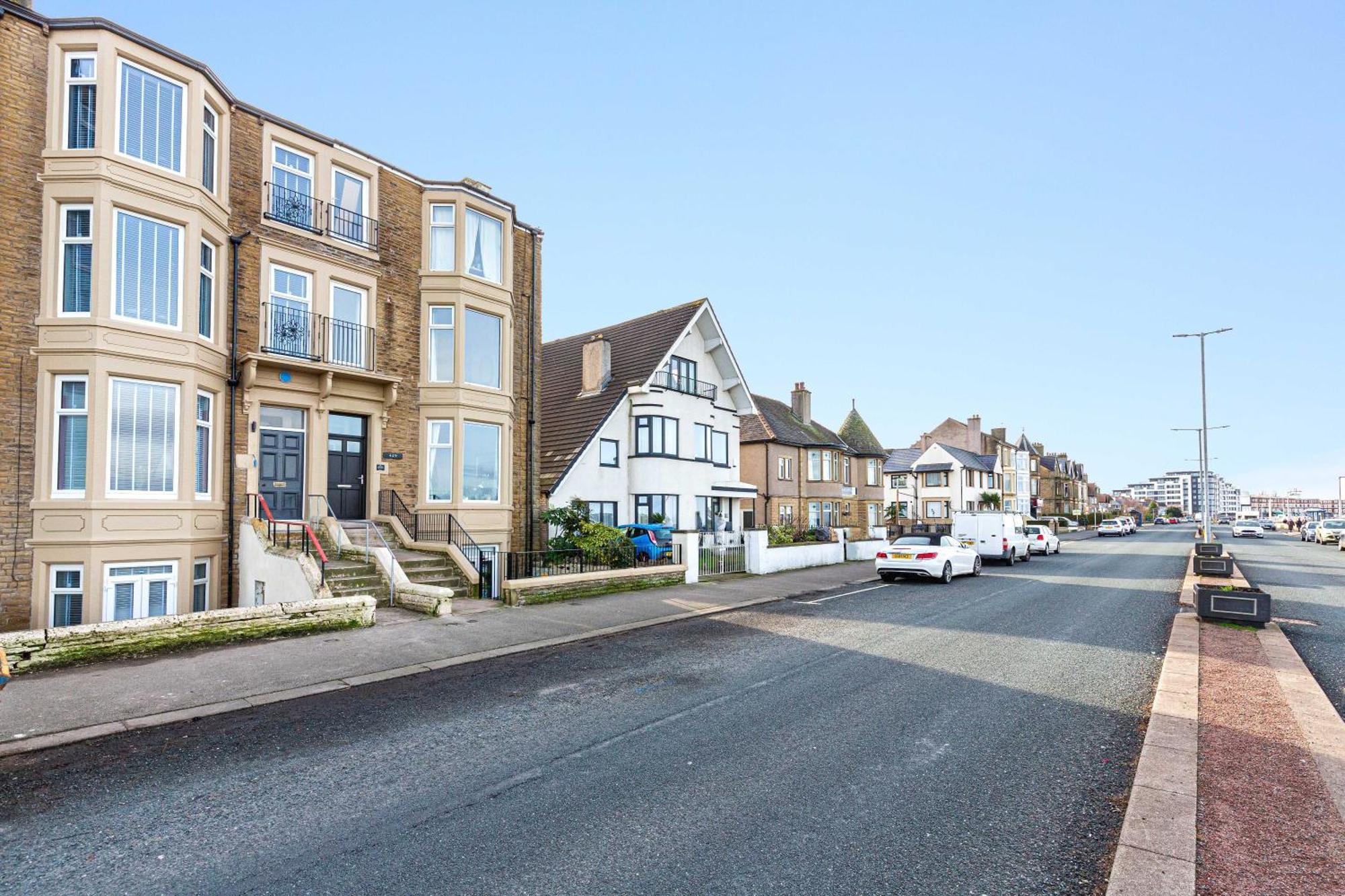 Beachfront Apartment 3 Bedrooms Sleeps 7 - Gateway To The Lake District - Newly Refurbished Morecambe Zewnętrze zdjęcie